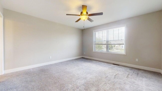 Building Photo - 802 Sedgegrass Dr