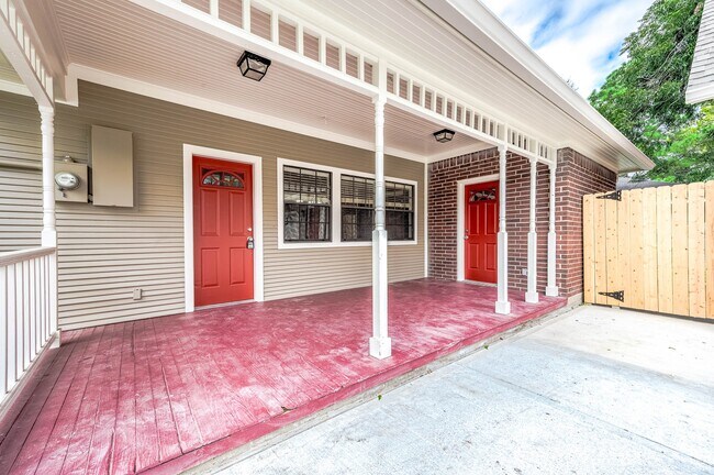 Building Photo - 2245 N Austin Ave