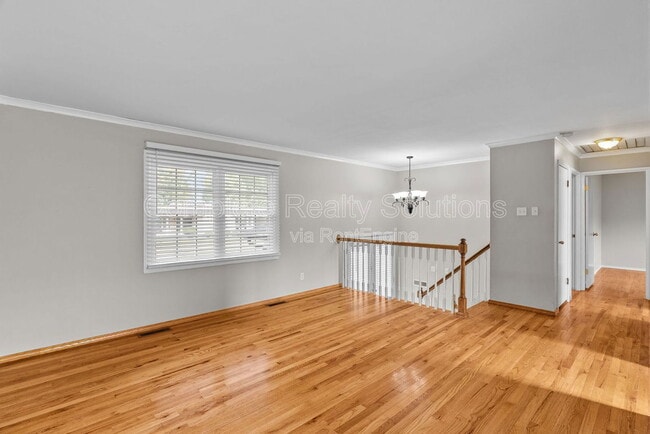 Building Photo - 12464 Glengate Dr