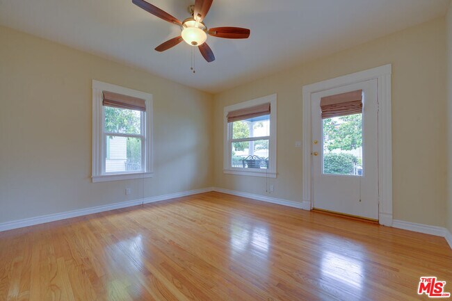 Building Photo - 1328 10th St