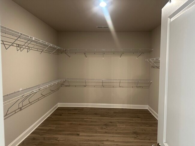 Building Photo - 1519 Windward Dr