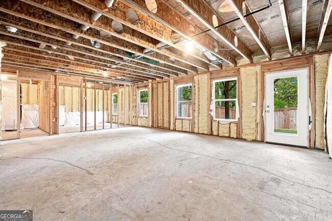 Building Photo - 176 Meander Dr