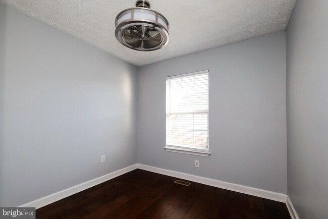 Building Photo - 3317 Hibiscus Ct