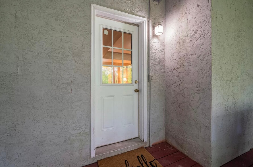 Private entrance - 509 Gallery Plz