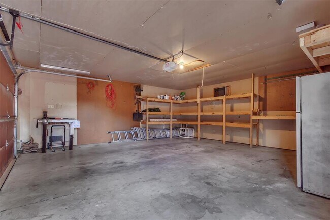Building Photo - 5704 Lands End St