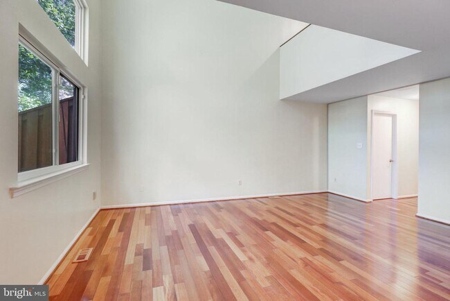 Building Photo - 5707 Waters Edge Landing Court