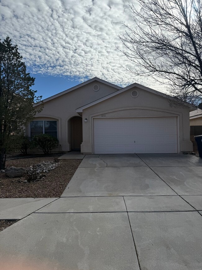 Building Photo - 6716 Butte Volcano Rd NW