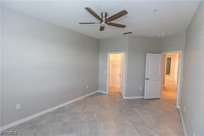 Building Photo - 15908 Grn Acrs Ave