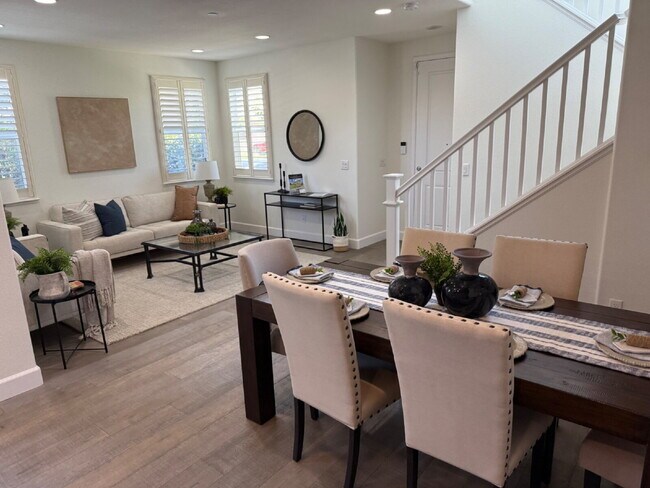 Building Photo - Beautiful Newer Built 3 Bed/2.5 Bath Detached Home in Great Livermore Location