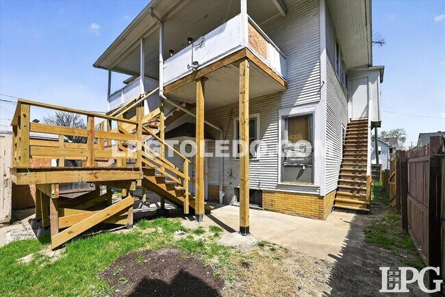 Building Photo - 414 Platt St