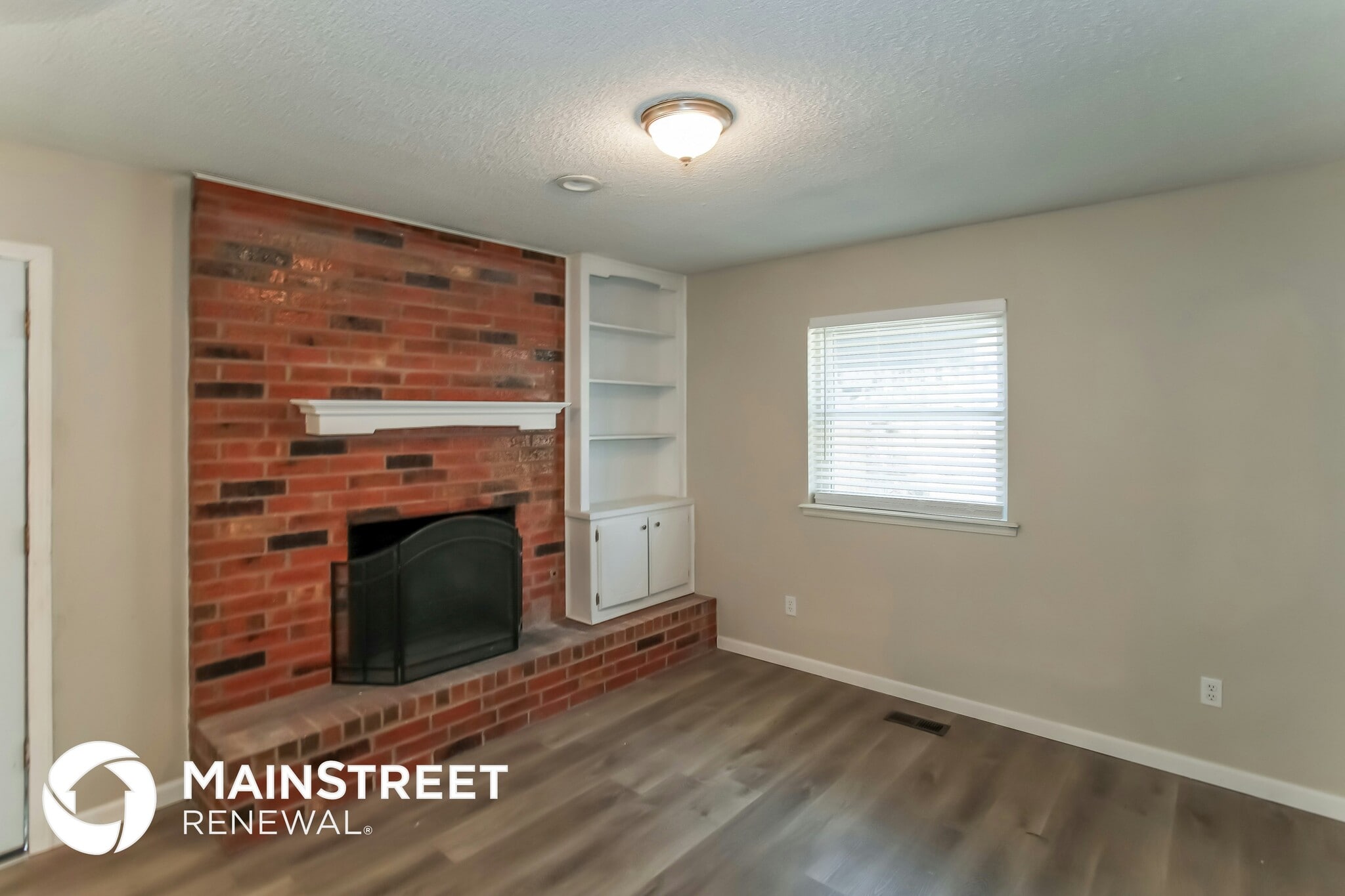 Building Photo - 916 Clear Creek