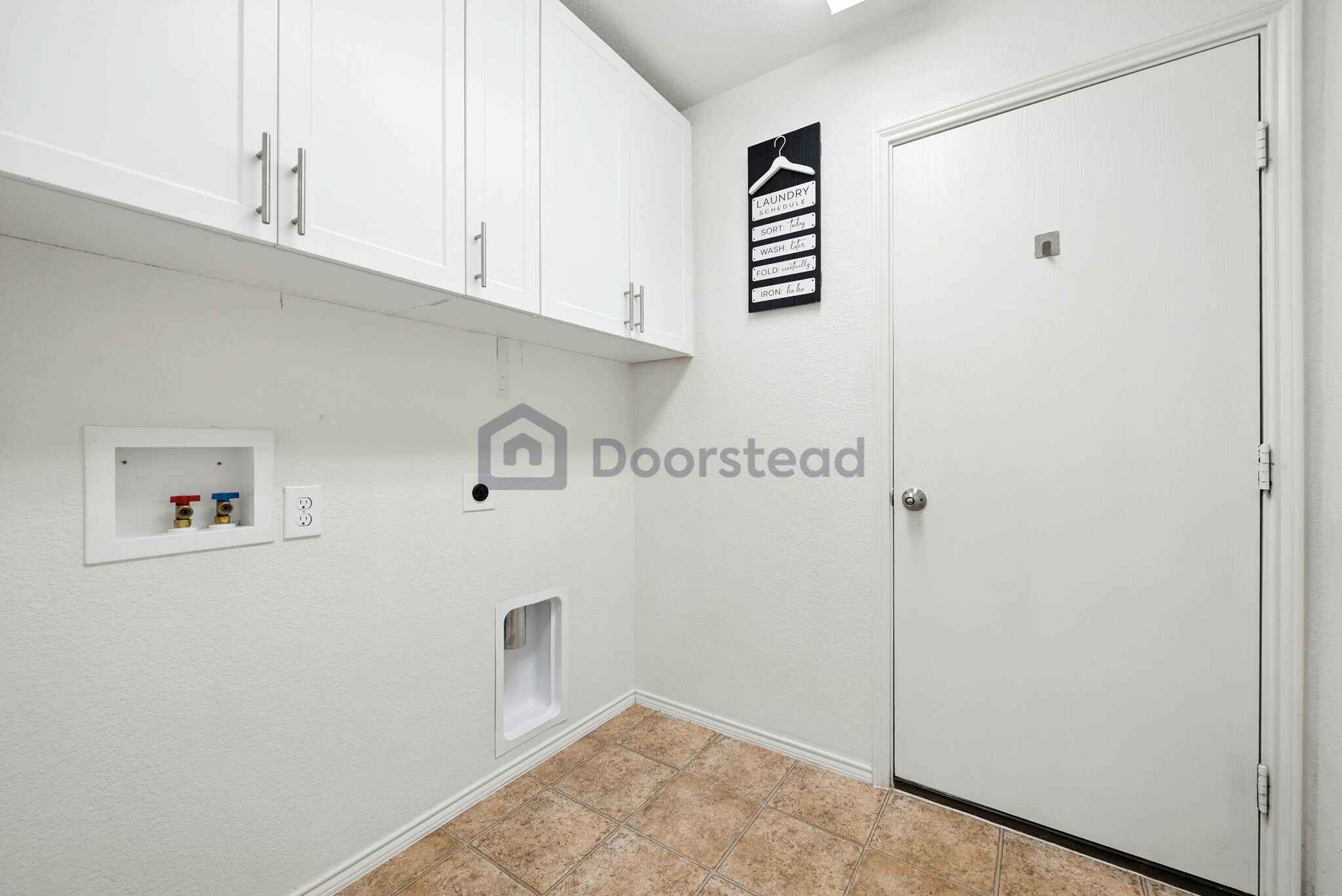 Building Photo - 12744 Northern Pine Dr