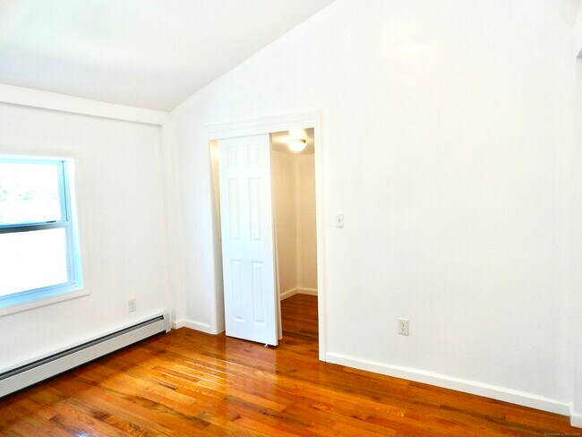 Building Photo - 23 Norfolk Rd