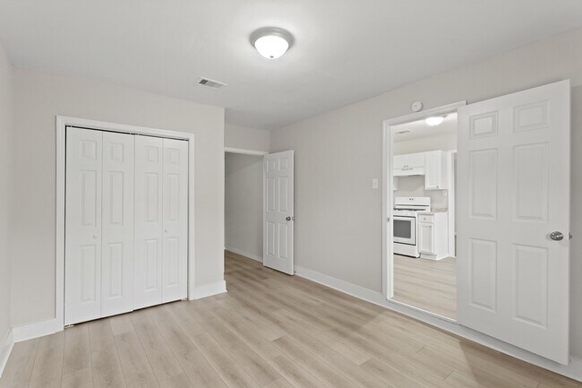 Building Photo - 9133 Woodlyn Rd