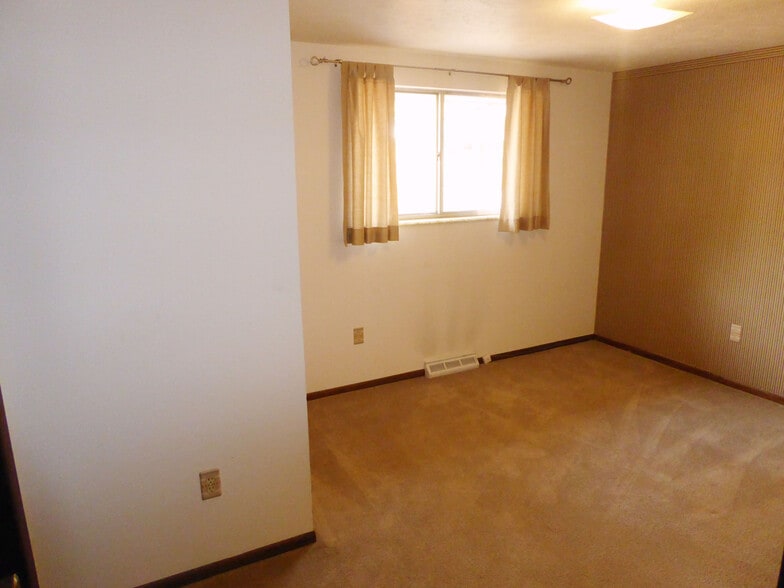 Building Photo - 331 Juniper Pl