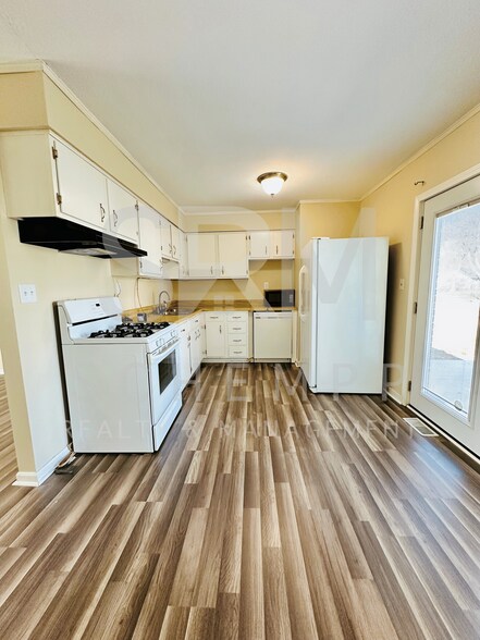 Building Photo - 710 Latimer Ave