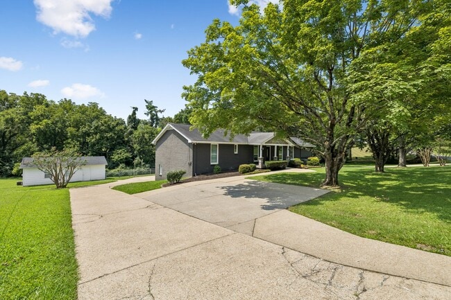 Building Photo - 326 Draper Cir