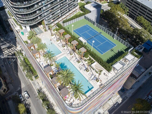 Building Photo - 801 S Miami Ave