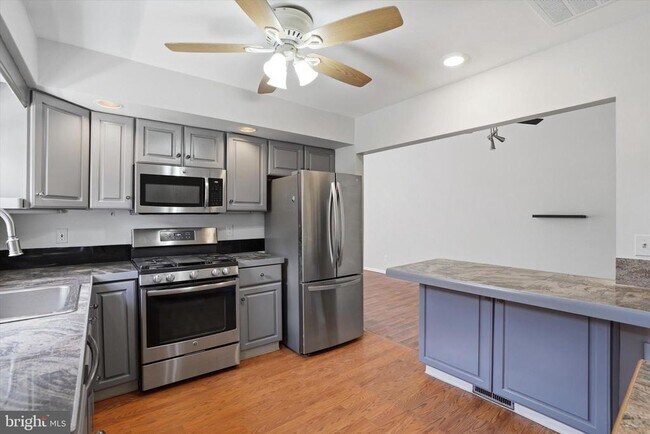 Building Photo - 169 Juniper Rd