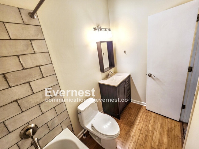 Building Photo - 2047 Arbor Forest Dr SW