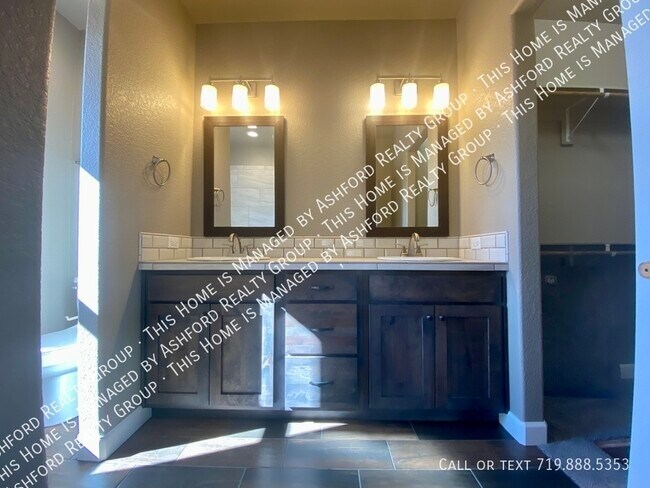 Building Photo - 520 Brecken Ct