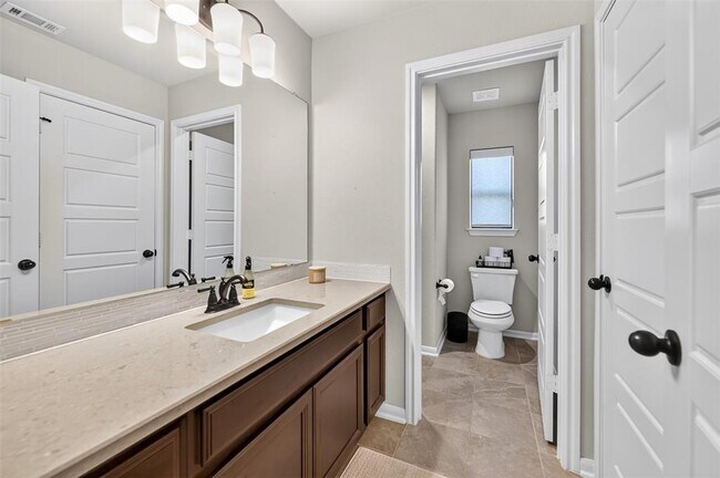 Building Photo - 2518 Sunset Vista Cir