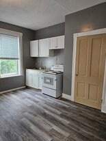 Building Photo - 3179 River Rd