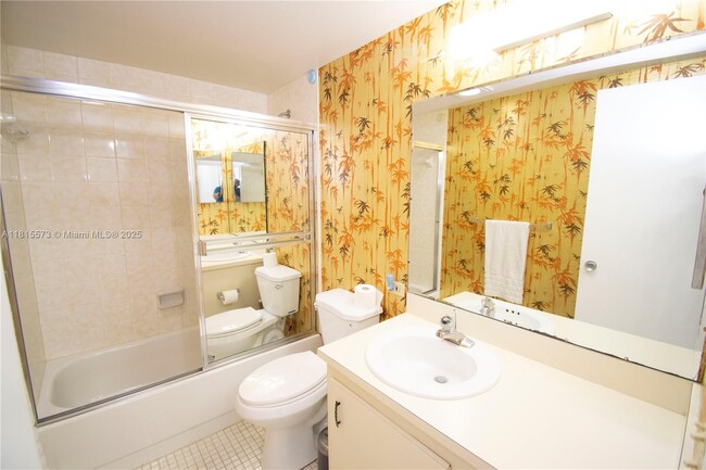 Building Photo - 130 S Shore Dr