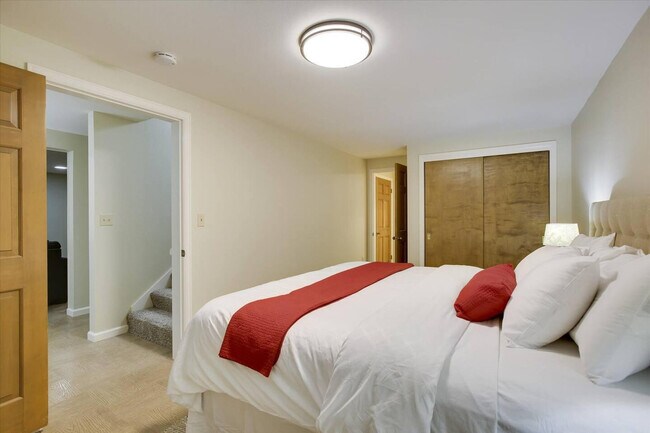 Building Photo - 1908 Pawnee Dr