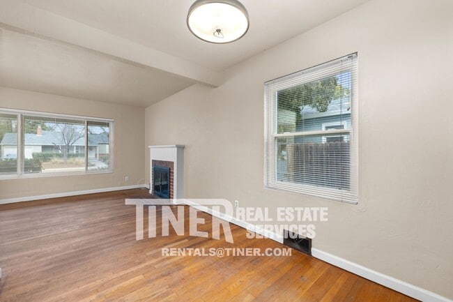 Building Photo - Tahoe Park Charmer with remodeled kitchen