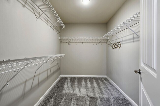 Building Photo - 438 Brk Pne Trl