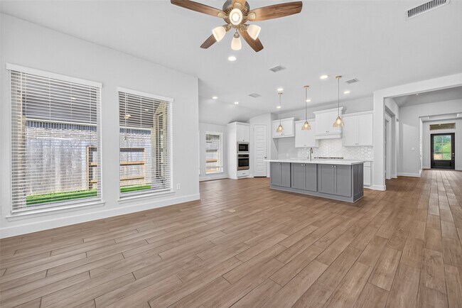 Building Photo - 232 W Netleaf Ct
