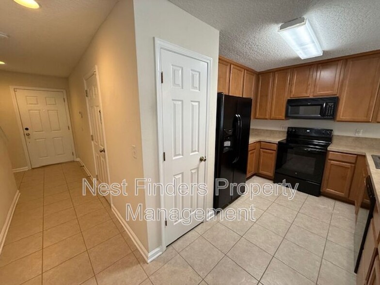 Building Photo - 808 S Black Cherry Dr