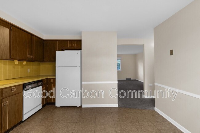 Building Photo - 298 Joe McCarthy Dr
