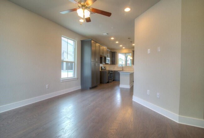 Building Photo - 7411 Pantherpaw St