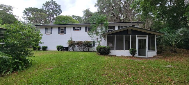 Building Photo - 141 SE 59th St