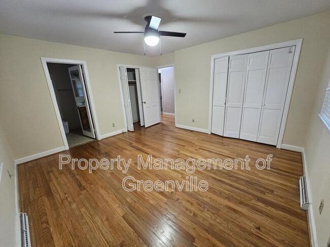 Building Photo - 104 S Orchard Dr