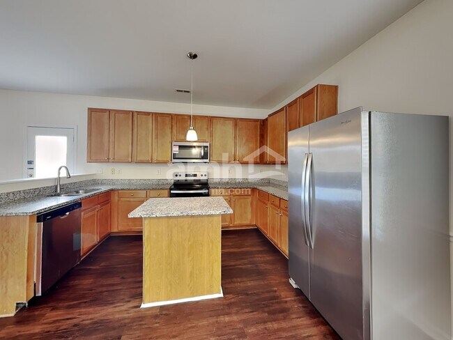 Building Photo - 267 Flanders Dr