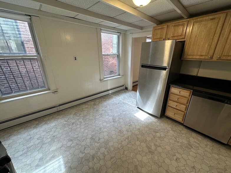 Building Photo - 238 Cambridge St