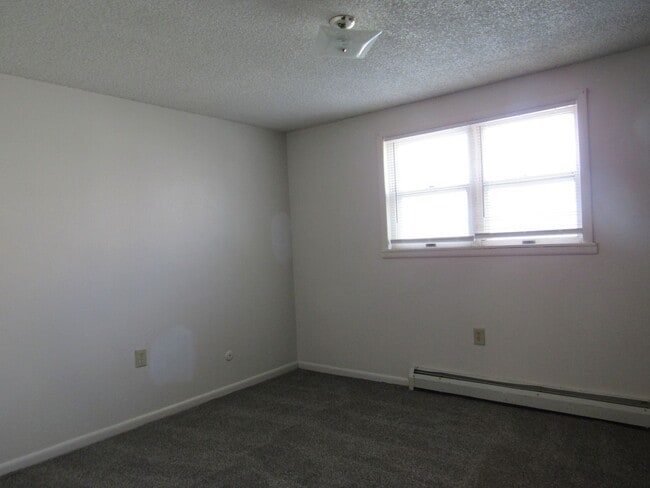 Building Photo - Affordable 2 Bedroom Apartment