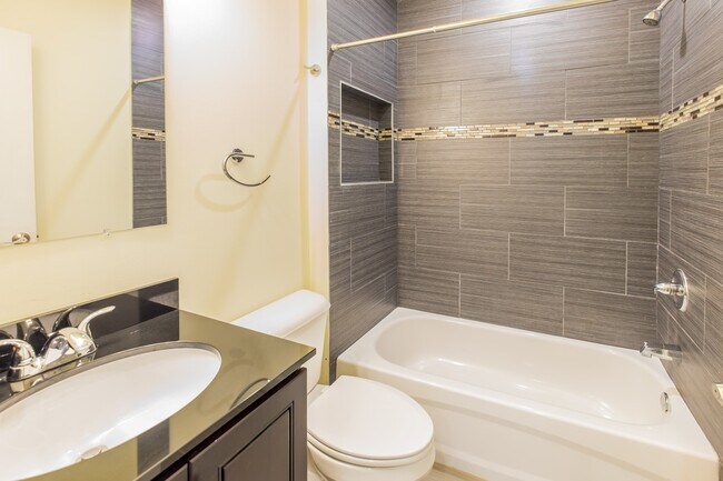 Building Photo - 1541 Ogden St