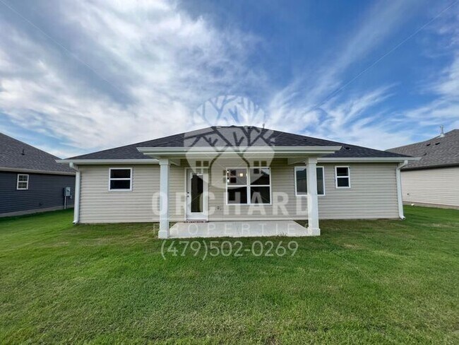 Building Photo - Siloam Springs- Single-Family Home- Stunning Cherrywood Plan