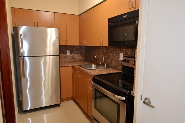 Building Photo - Bellagio Condominiums