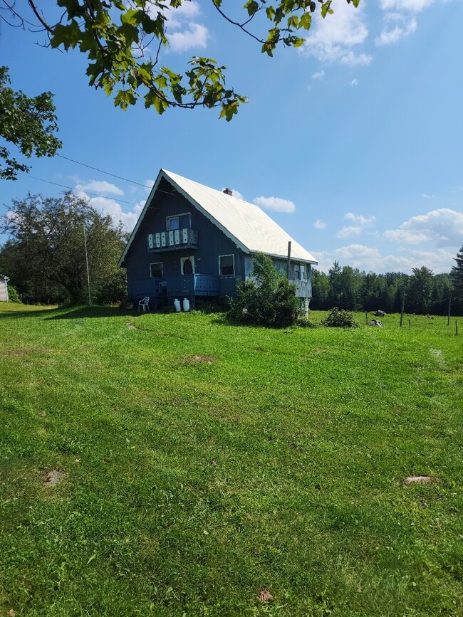 Building Photo - 826 Holt Rd