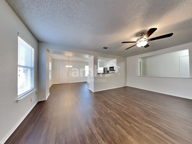 Building Photo - 5428 Kleberg Dr