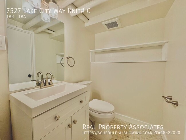 Building Photo - 7527 Lake City Way NE