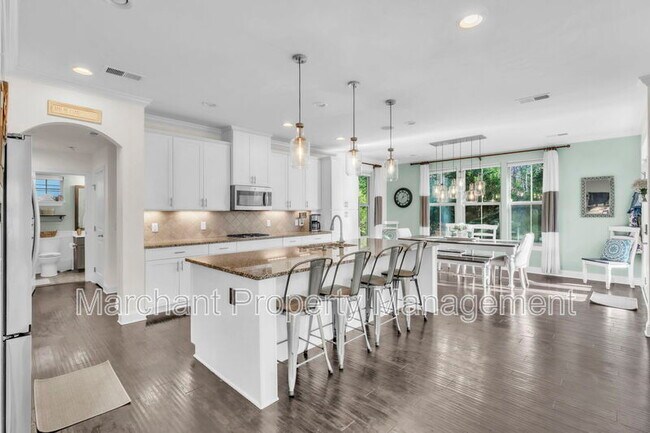 Building Photo - 4 Woodland Chase Ct