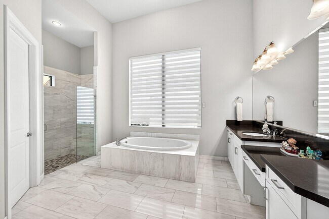 Building Photo - 2600 NW 69th St