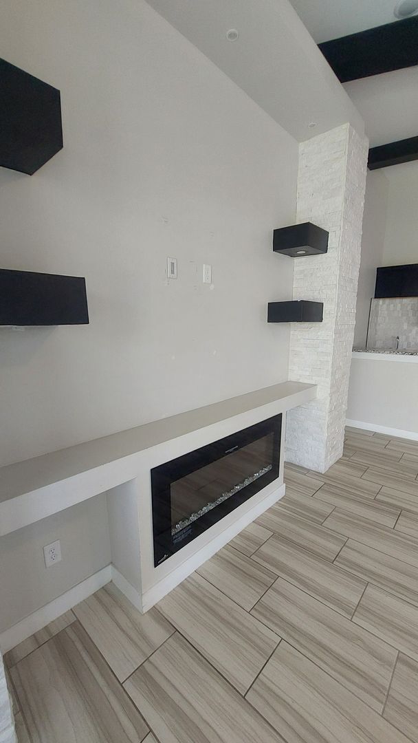 Building Photo - Beautiful 4 bedroom 2.5 bathroom home! READY NOW