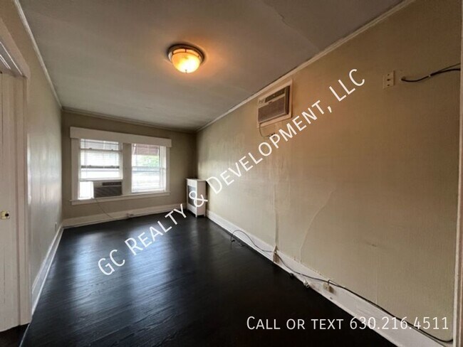 Building Photo - 532-534 Crescent Blvd